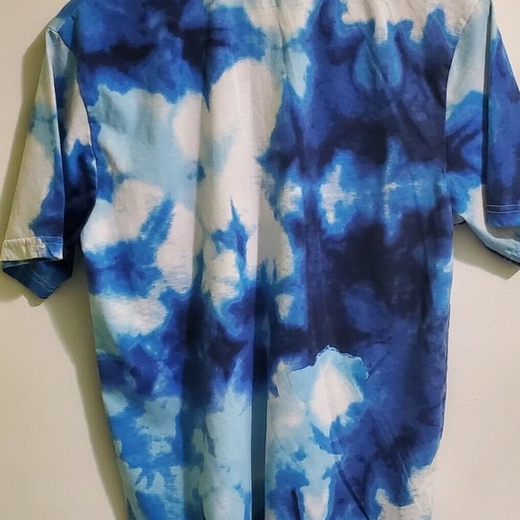 Sonic The Hedgehog Men's Crewneck Shirt  Sega Video Game Blue Medium - Picture 3 of 3